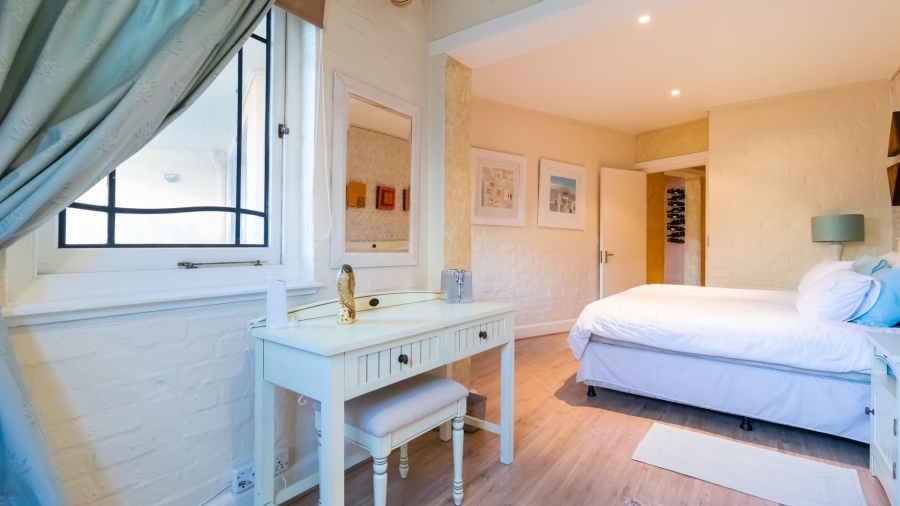 1 Bedroom Property for Sale in Hout Bay Beachfront Western Cape